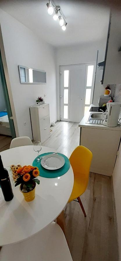 Lennida Studio Apartman With Free Parking Kavran Bagian luar foto