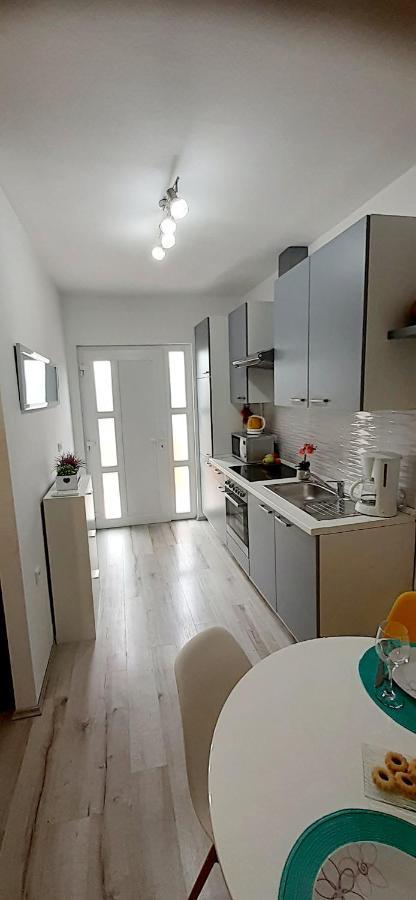 Lennida Studio Apartman With Free Parking Kavran Bagian luar foto