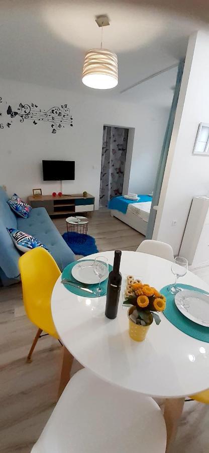Lennida Studio Apartman With Free Parking Kavran Bagian luar foto