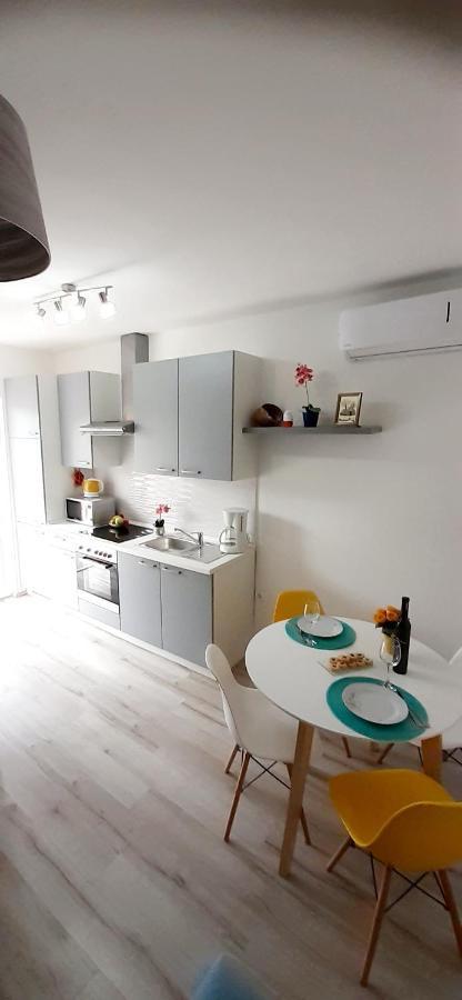 Lennida Studio Apartman With Free Parking Kavran Bagian luar foto