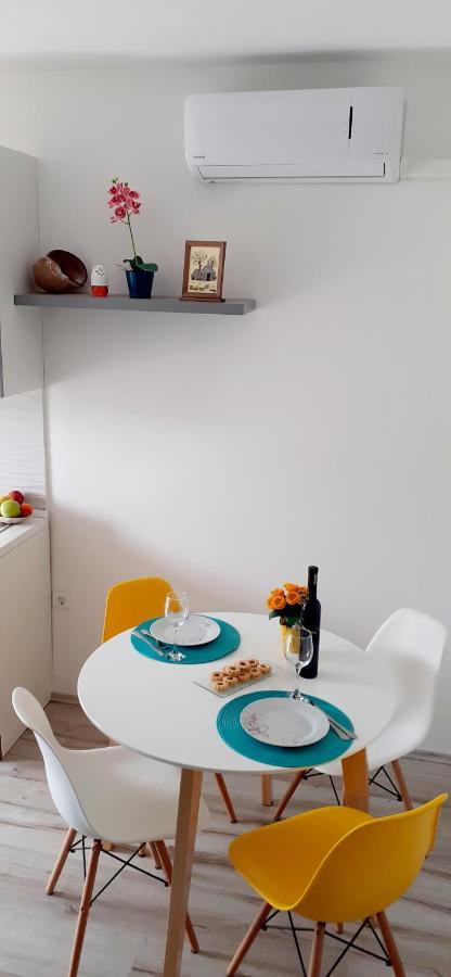Lennida Studio Apartman With Free Parking Kavran Bagian luar foto